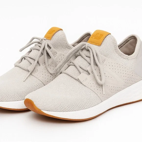 New Balance Sneakers – Women’s Size 11, Grey